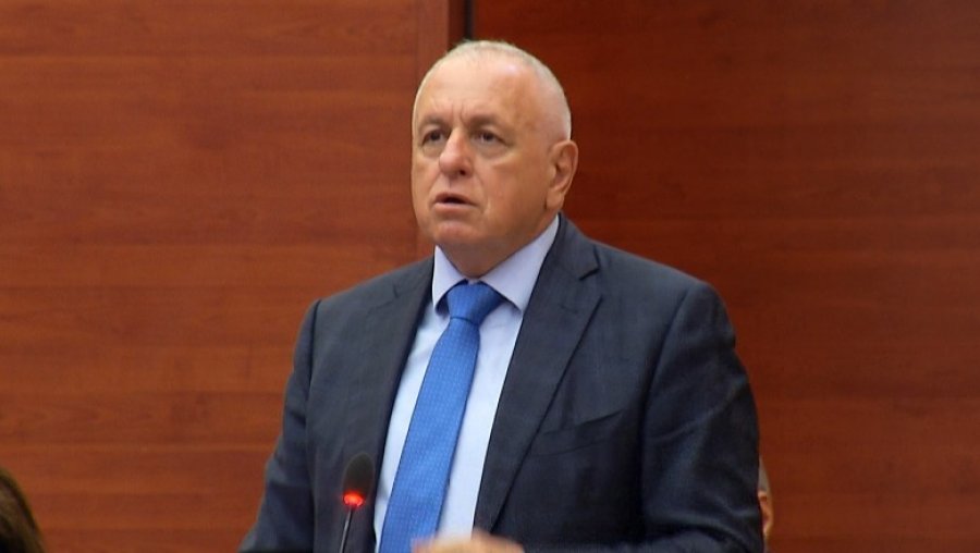 Tritan Shehu: Fishekzjarret e Ramës, përze mjekët shqiptarë dhe kërkon mjekë të huaj!