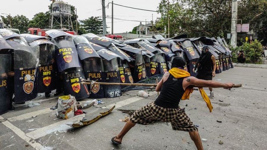 Shpërthen dhuna në protestat kundër korrupsionit në Filipine
