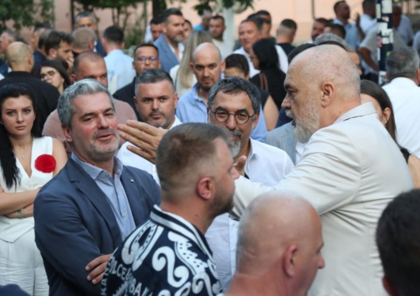 Zëvendësimi i Dredhës/ Sot Rama merr kontrollin total edhe të bashkisë së Vlorës