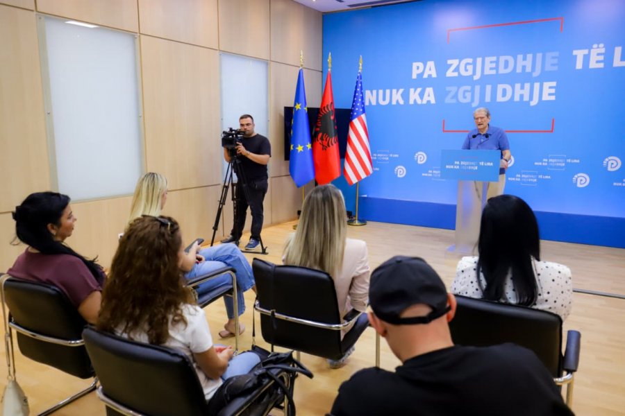 Berisha: Protesta dhe vetëm protesta është rruga e vetme që ka opozita për t’i imponuar këtij narkoregjimi ligjin dhe Kushtetutën