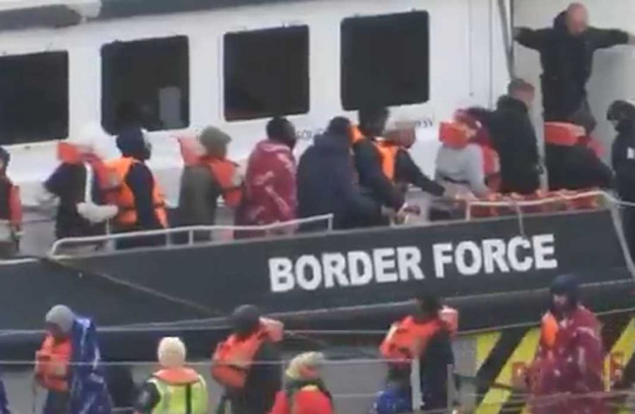 Britania propozon ndalimin e qëndrimit të përhershëm për emigrantët