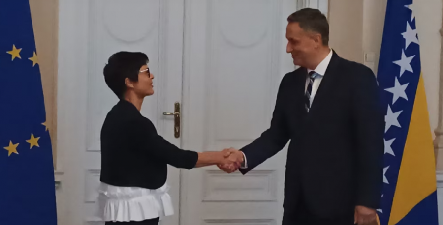 Kos nis vizitën triditëshe në Bosnje e Hercegovinë
