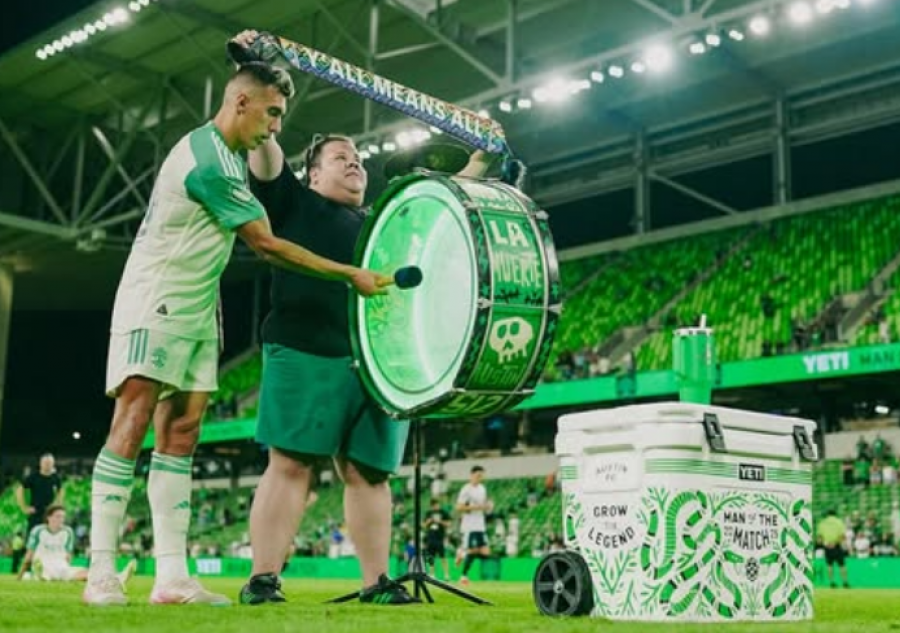 VIDEO/ Myrto Uzuni kthehet në ultras te klubi amerikan