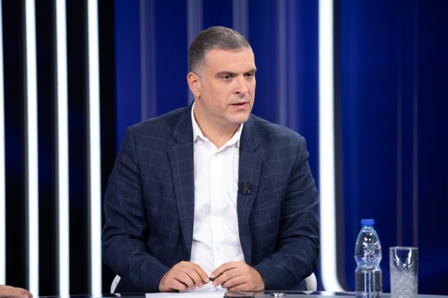 Blushi: Bashkë me Veliajn duhet të shkarkohen dhe këshilltarët bashkiakë socialistë