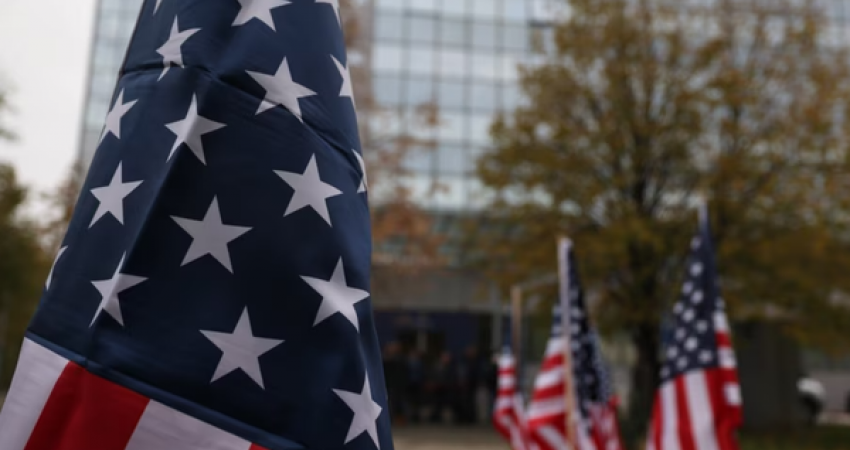 Ambasada amerikane në Prishtinë shpërndan postimin e DASH: Trump i ndali 7 luftëra, mes tyre edhe atë Kosovë-Serbi