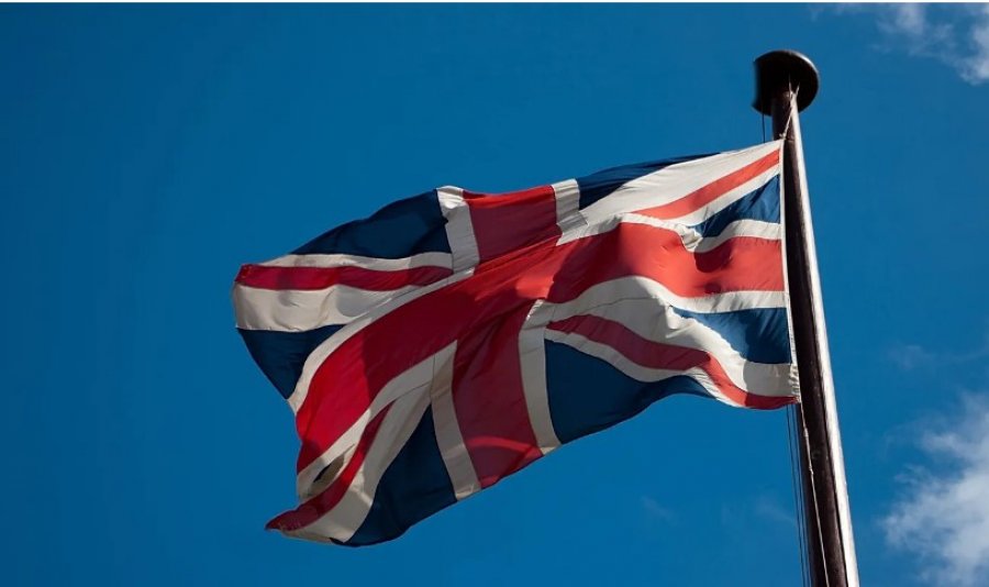 Britania përdor inteligjencën artificiale për të goditur mashtrimet, kursen qindra milionë paund