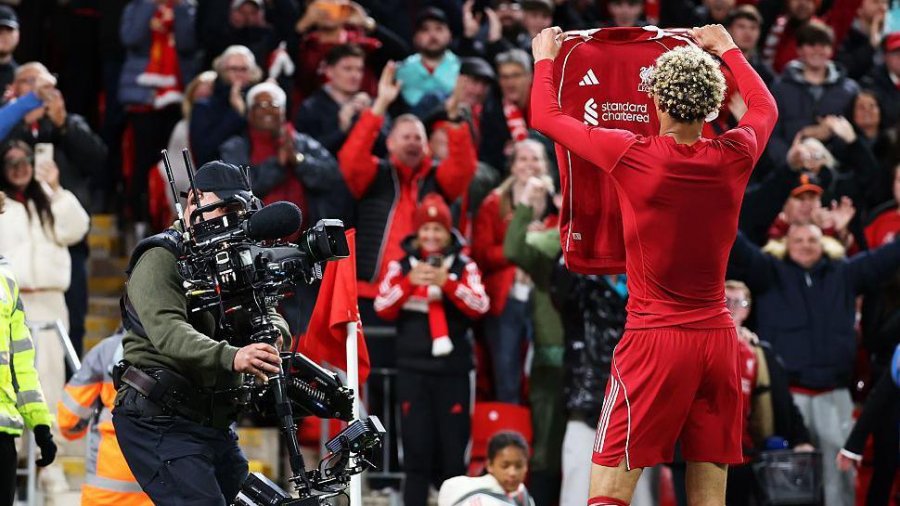 ‘U tregua idiot’, Slot kritikon Ekitiké-në pas kartonit të kuq në Carabao Cup