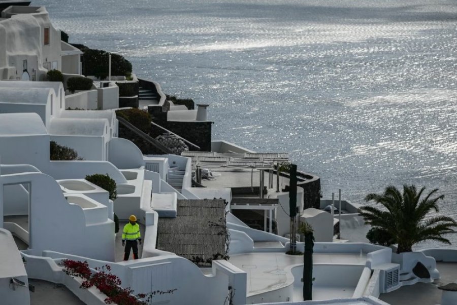 Shkencëtarët zbulojnë shkakun e tërmeteve masive në Santorini: Vullkanet fqinje përgjegjëse për krizën sizmike
