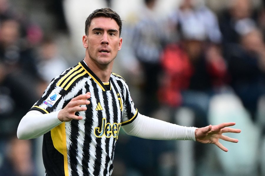 Juventus gati të shesë Vlahovic-in në janar, Chelsea dhe United në pritje