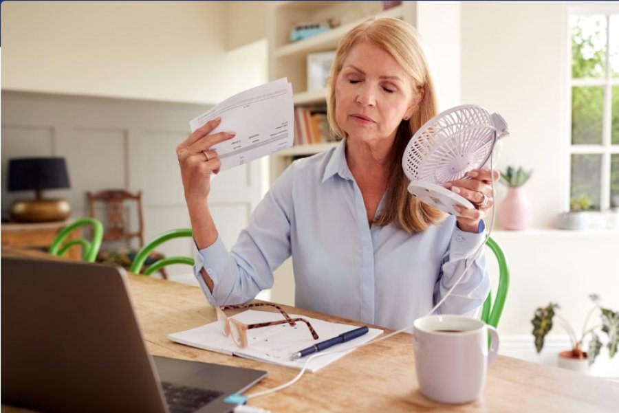 Studimi: Gratë gjatë menopauzës duhet të marrin dy suplemente ushqimore