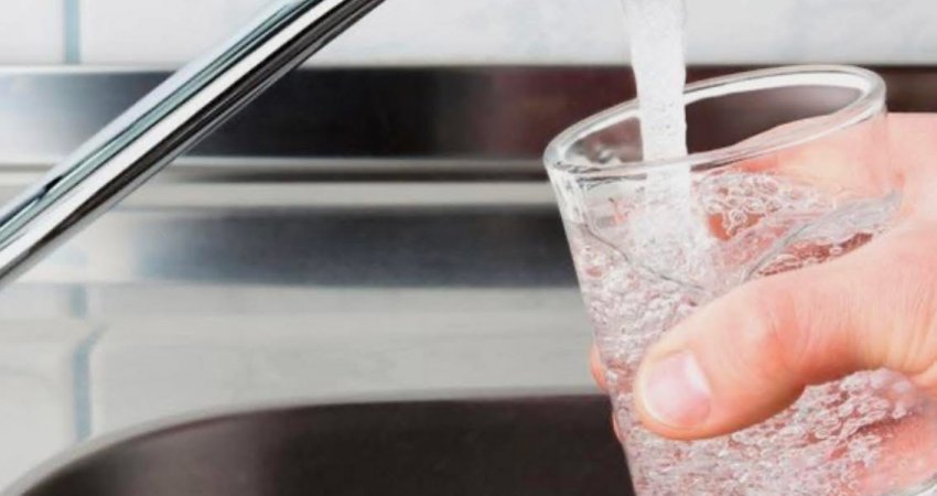 IKShPK: Uji i Badocit i sigurt për pije – niveli i manganit brenda normave