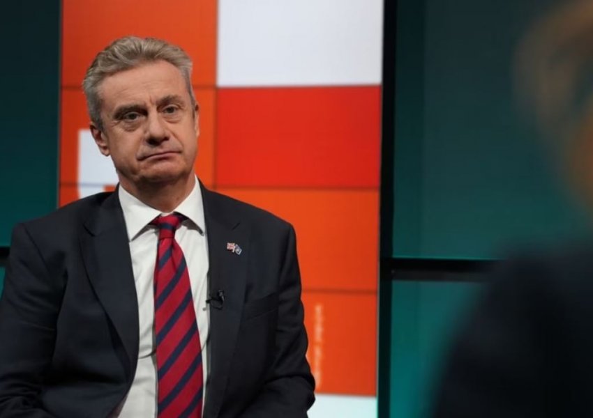Ambasadori britanik: Ngërçi politik po e lë Kosovën pa zë ndërkombëtar, Kushtetuesja duhet të respektohet