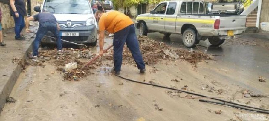 VIDEO + FOTO Përmbytje në Kretë, kërkohet shpallja e gjendjes së jashtëzakonshme në tre komunitete