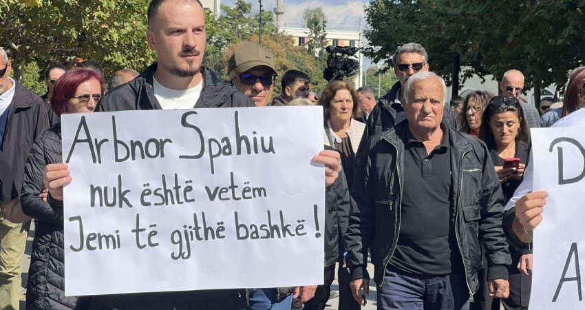 Qe katër muaj në paraburgim në Serbi, në Prishtinë nis protesta për ish-policin, Arbnor Spahiu