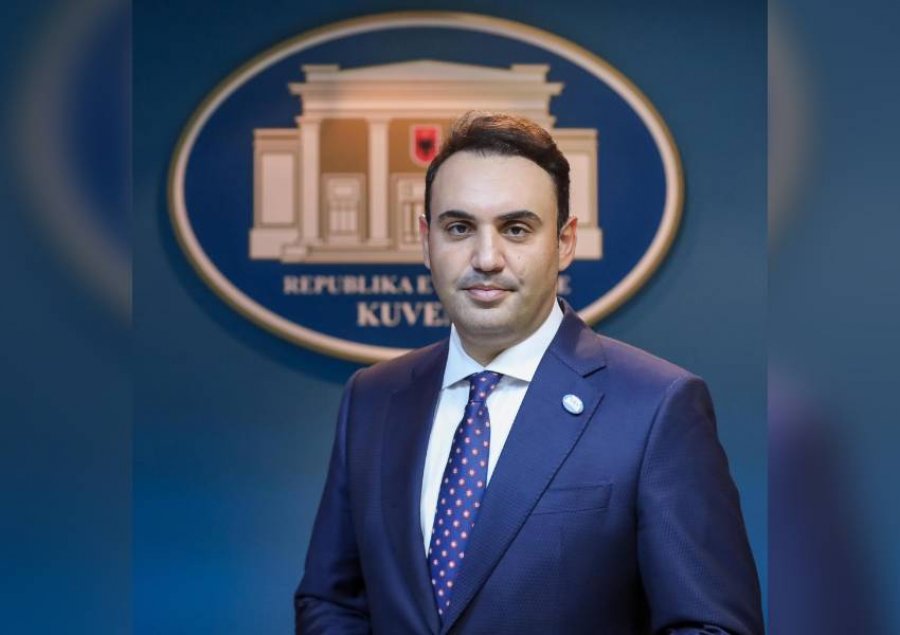 Rezoluta e opozitës për gjenocidin serb/ Këlliçi: Refuzimi i PS, provë e vëllazërisë Rama-Vuçiç kundër faktorit shqiptar