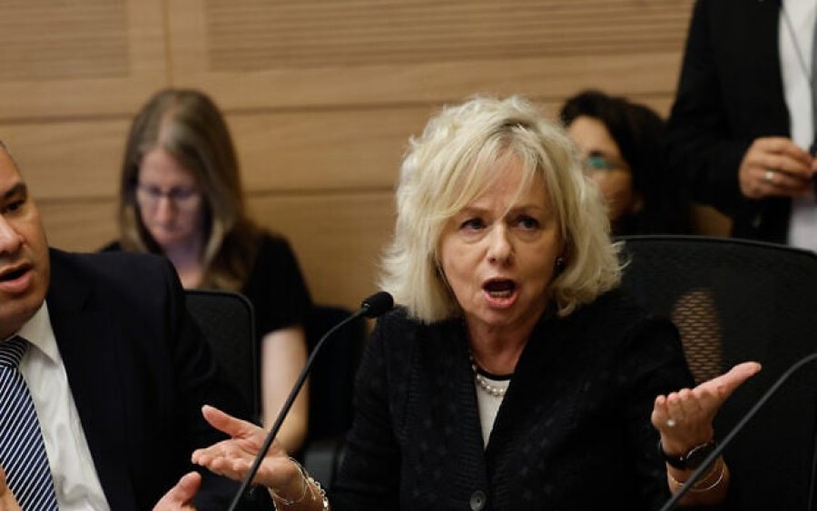 Plas ‘lufta ‘në Parlamentin izraelit/ Deputetët e koalicionit sulmojnë kryeprokuroren për gënjeshtra dhe 'anarki'