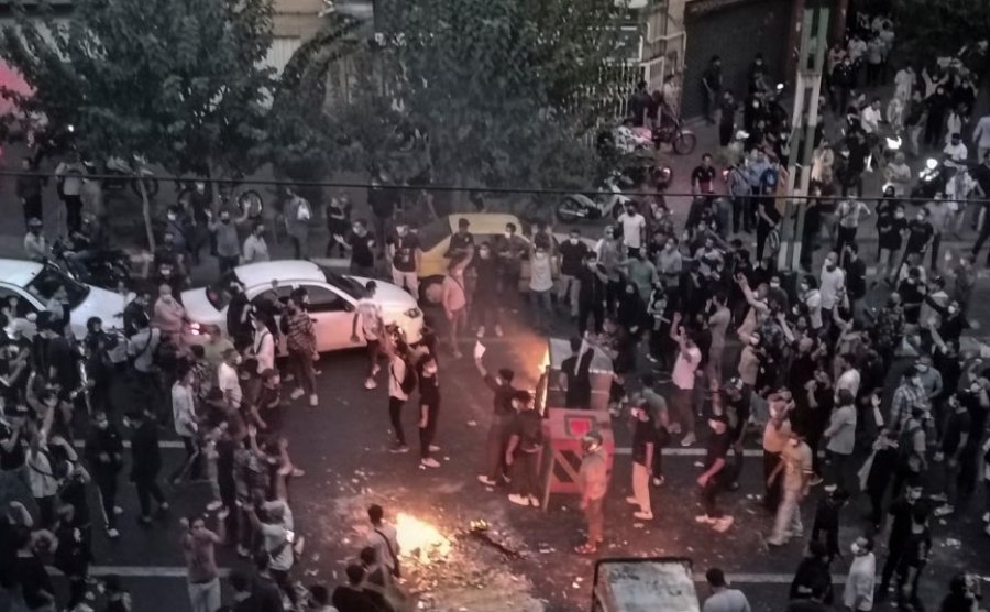 I arrestuar për sulm ndaj objektit ushtarak gjatë protestave të janarit, Irani ekzekuton një tjetër të dënuar