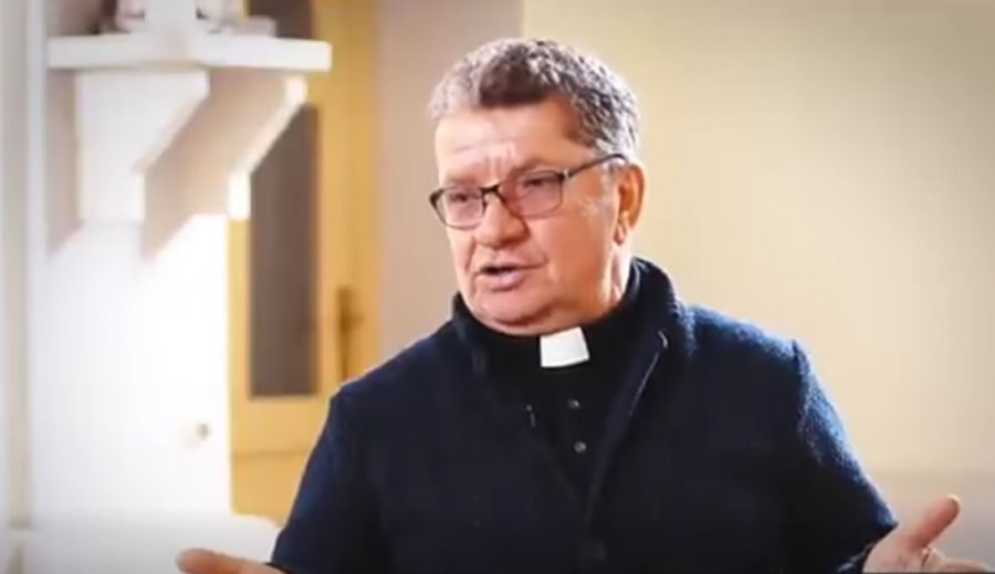 Ndërron jetë prifti i Gllogjanit, Dom Kelmend Spaqi, gjatë luftës lajmëronte iftarin me kambanën e kishës