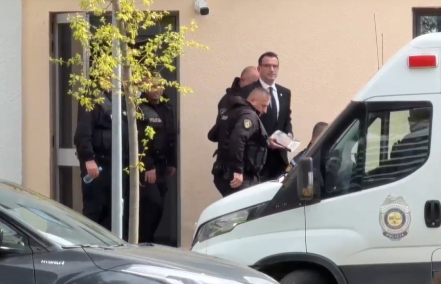 Erion Veliaj në sulm ndaj ‘kolegëve’ të drejtësisë: Duke parë hallet që ka KLP këto kohë, ju besoj e kuptoni që…