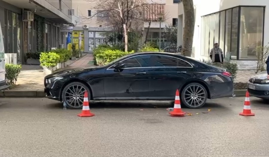 Sherr në mes të ditës në Vlorë - njëri në spital, tjetri ikën