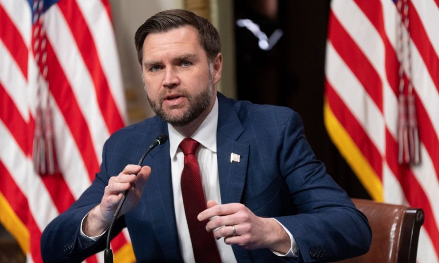 J.D. Vance viziton Hungarinë për të mbështetur kryeministrin Orban para zgjedhjeve 