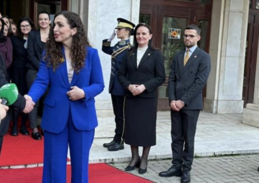 A do të kandidojë​ sërish? Osmani largohet nga zyra e Presidencës pa dhënë një përgjigje