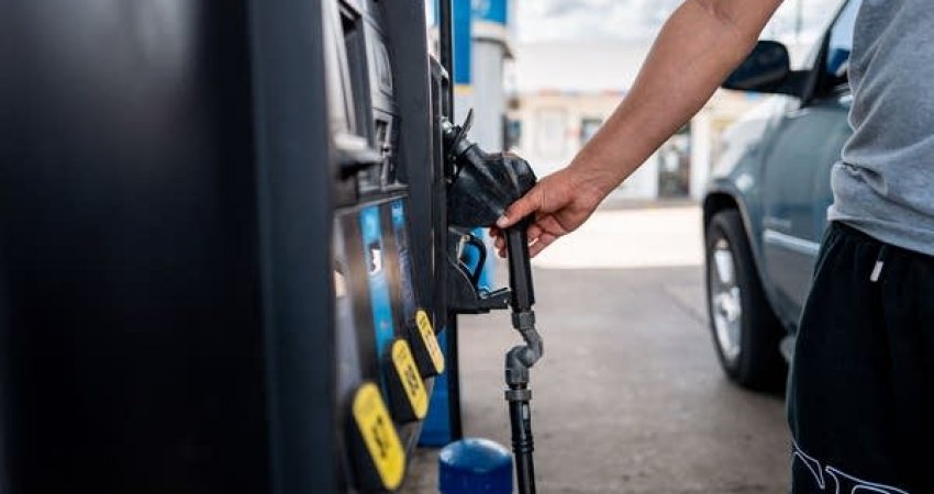 Shoqata e Naftëtarëve paralajmëron protesta kundër vendimit të Qeverisë: Dizelin e blejmë 1.86€, e shesim 1.86€