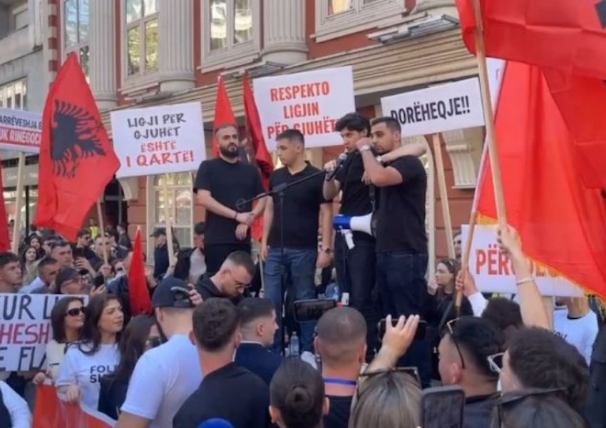 'Shqipja nuk negociohet’, Studenti: Të drejta dhe barazi për gjuhën amtare, mos na cenoni