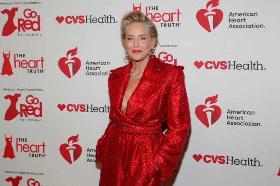 Sharon Stone tregon kolegun që 'puth më mirë' në industrinë e filmit