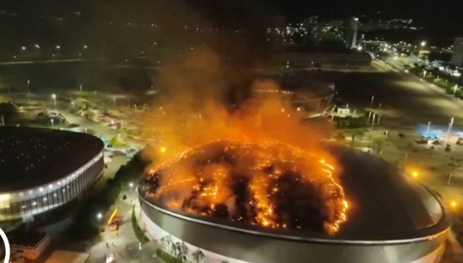 Zjarr masiv në stadiumin e Rios, por vihet nën kontroll, nuk raportohen të lënduar