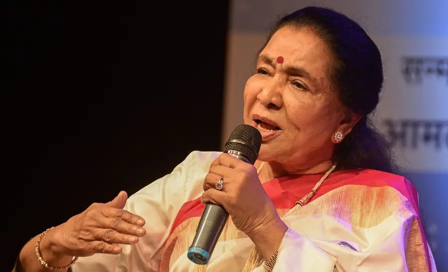 Asha Bhosle - Legjenda e Bollywood-it vdes në moshën 92-vjeçare