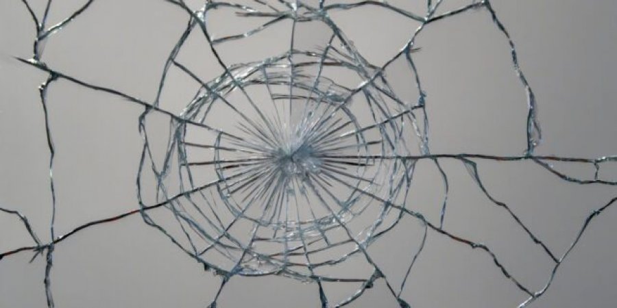 Glass delusion: sindroma misterioze e njeriut prej qelqi