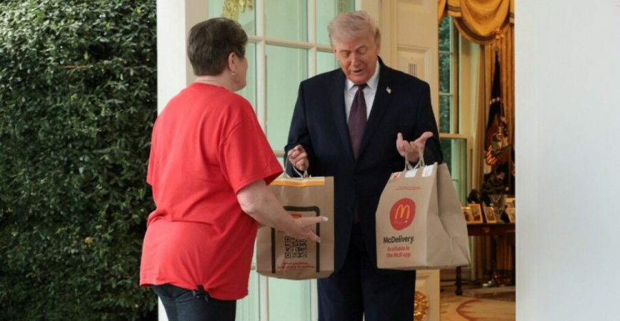 VIDEO/ Trump jep bakshish, sa mori shpërndarësja e ushqimit
