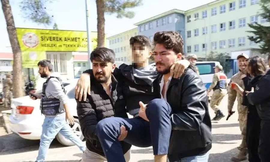 Sulm me armë në një shkollë në Turqi/ 16 të plagosur, nxënësit u hodhën nga dritaret...