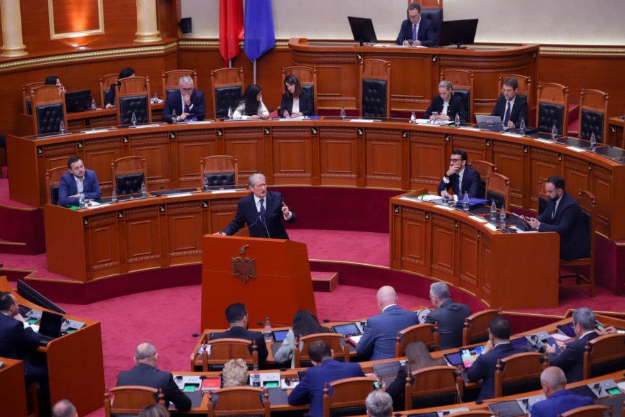 Mashtrimi i Ramës/ Berisha: Më gjeni një vend në BE që ka hequr subvencionin e naftës