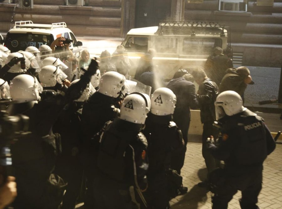 'Dhuna e Policisë ndaj deputetëve dhe qytetarëve në protestë' reagon Gazment Bardhi: Sulmi çnjerëzor nuk mund të falet