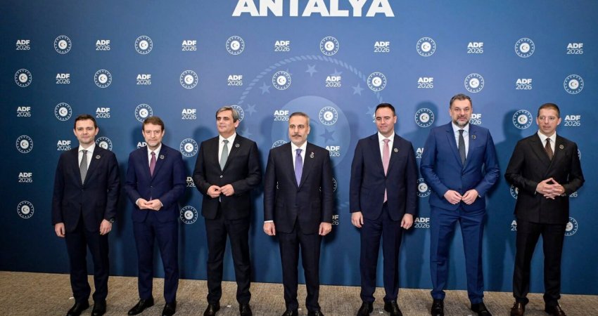 Konjufca përfaqëson Kosovën në forumin e Antalyas, theksohet rëndësia e bashkëpunimit rajonal