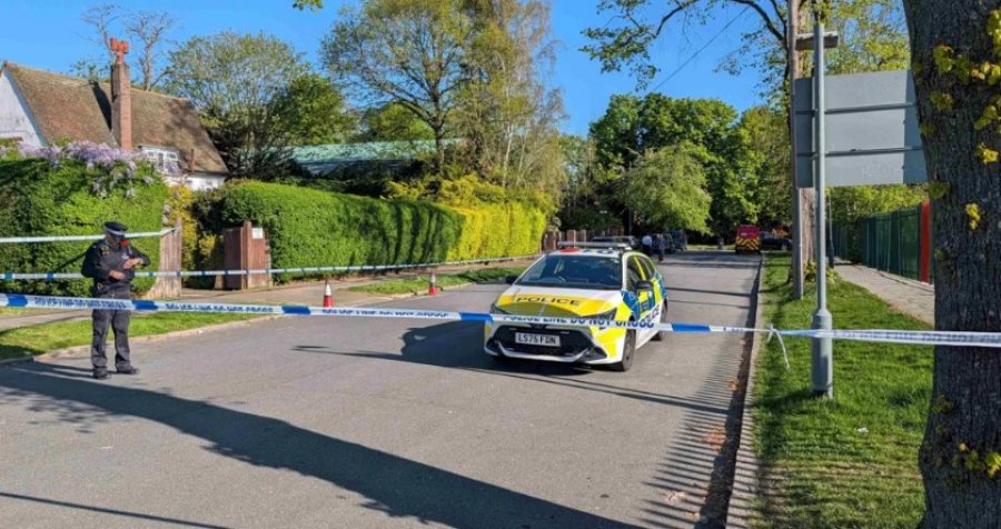 Policia britanike arreston dy persona pas sulmit ndaj një sinagoge në veri të Londrës