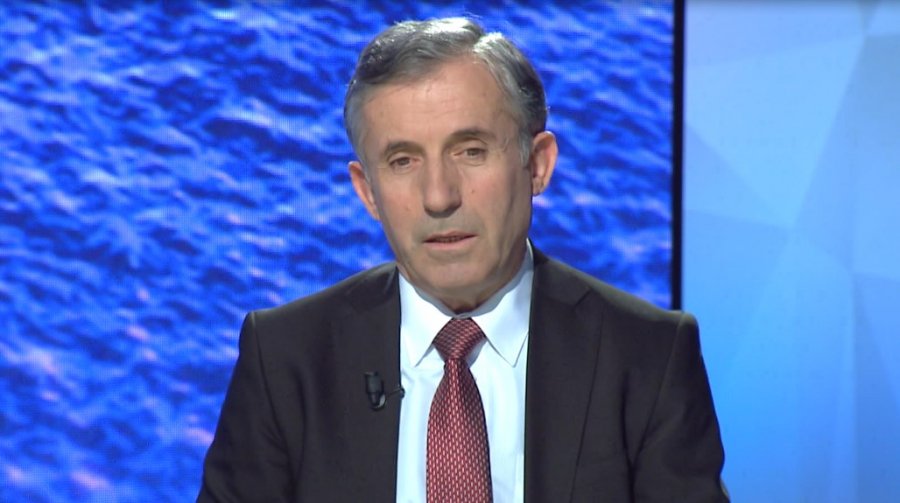 Serbia e rrethuar nuk do mund të qëndrojë në dy ose tri karrige!