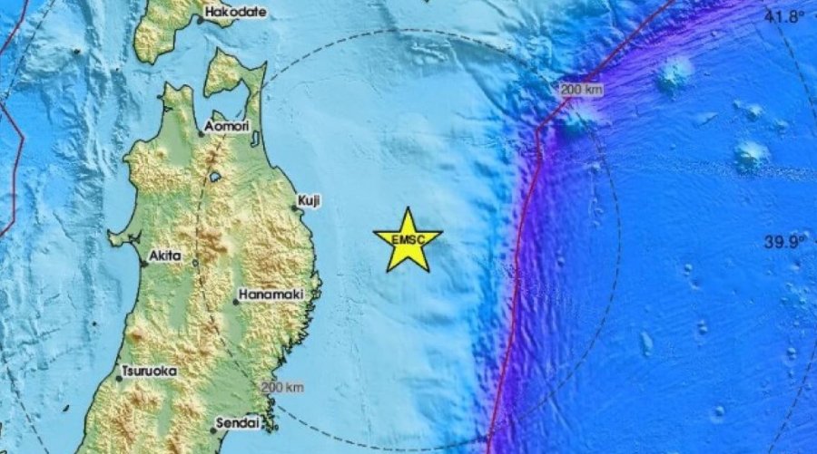 Një tërmet i fuqishëm godet Japoninë, lëshohet alarmi për tsunami dhe dallgë deri në 3 metra lartësi
