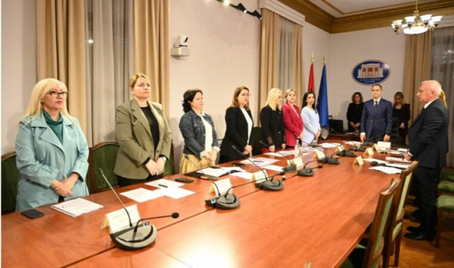 Vdekja e mësuesit në Gramsh, Boçi kërkon një minutë heshtje: Vrasje e ngadaltë dhe tinzare nga sistemi