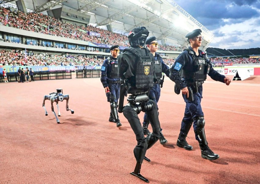 Robotë për të luftuar kryengritjet? Policia e Kinës po shqyrton revolucionin e inteligjencës artificiale