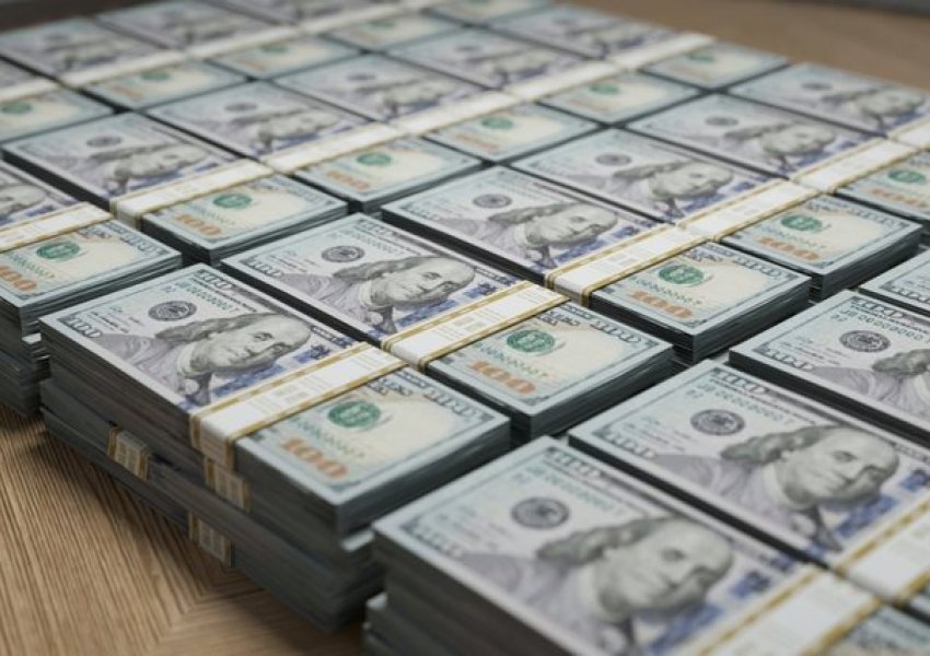 Wall Street Journal: SHBA pezullon transfertat e dollarëve për Irakun, rrit presionin ndaj Bagdadit