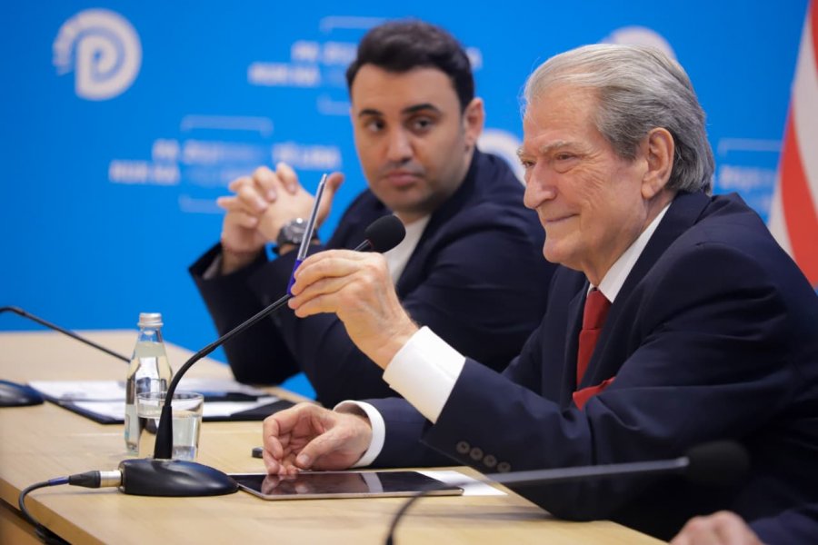 Berisha: 130 milionë euro janë vjedhur në djegësin e Tiranës, 130 milionë euro u vodhën edhe në aeroportin e Vlorës