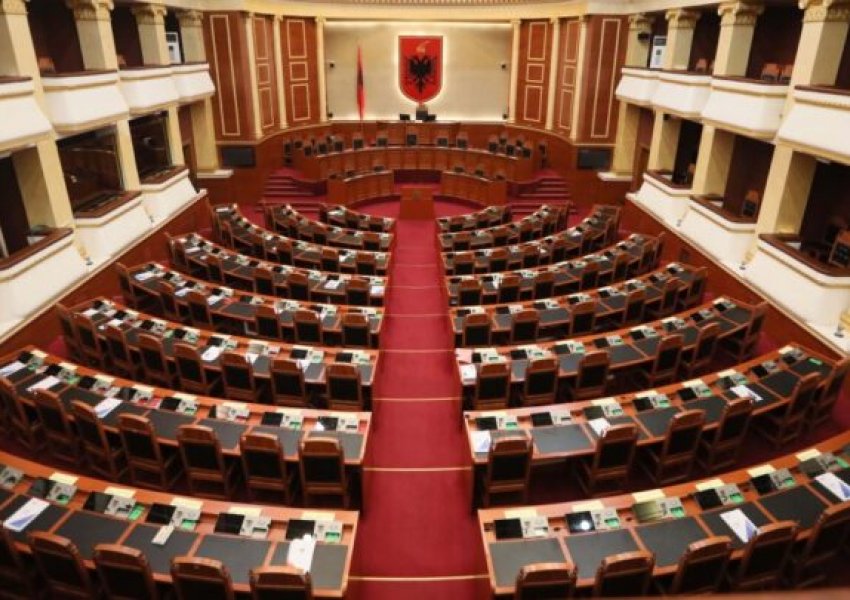 Sot seancë në Parlament/ 6 interpelanca dhe shqyrtimi i disa projektligjeve, çfarë ka në rend dite