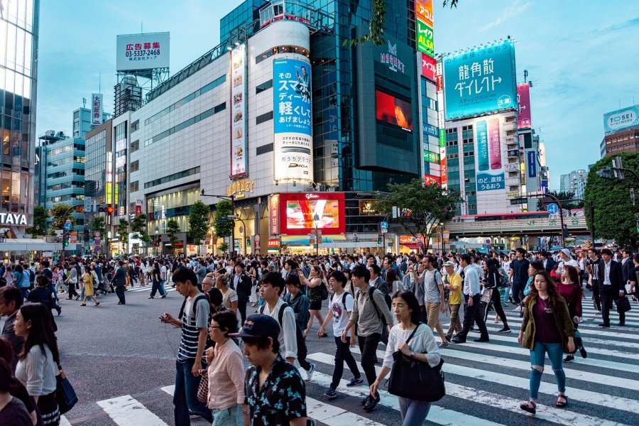 Japonia ofron para për beqarët që janë në kërkim të partnerëve, për të luftuar rënien e lindshmërisë
