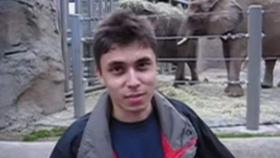 18 sekonda historike/ Kjo ishte videoja e parë e ngarkuar ndonjëherë në YouTube, dhe sot vlen miliarda