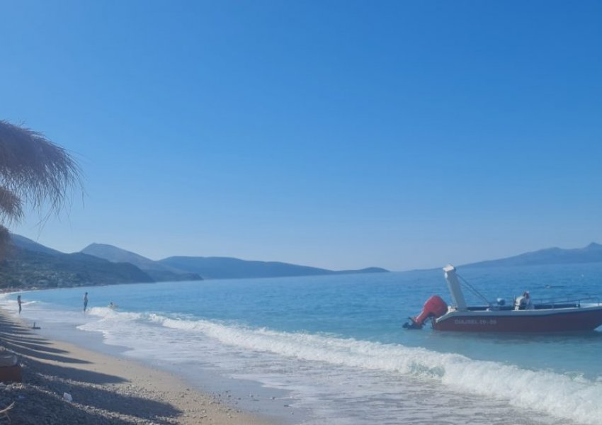 Si ndikon uji me kripë deti në lëkurë – Cilat janë përfitimet? 