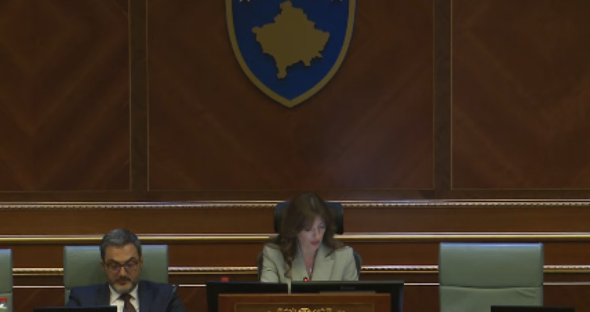 Mblidhet Komisioni për legjislacion për të shqyrtuar nëse dy kandidatet për Presidente plotësojnë kushtet