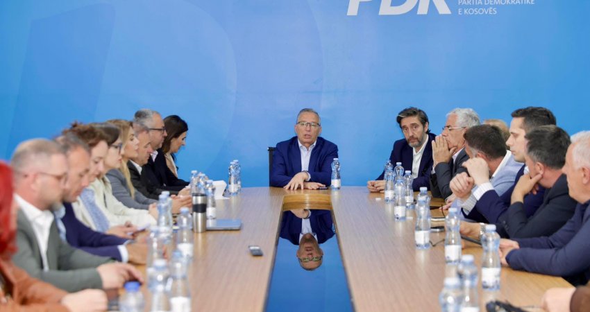 Hamza mbledh kryesinë, PDK: Po rrezikohet rendi kushtetues, s’do të lejojmë shkelje të Kushtetutës